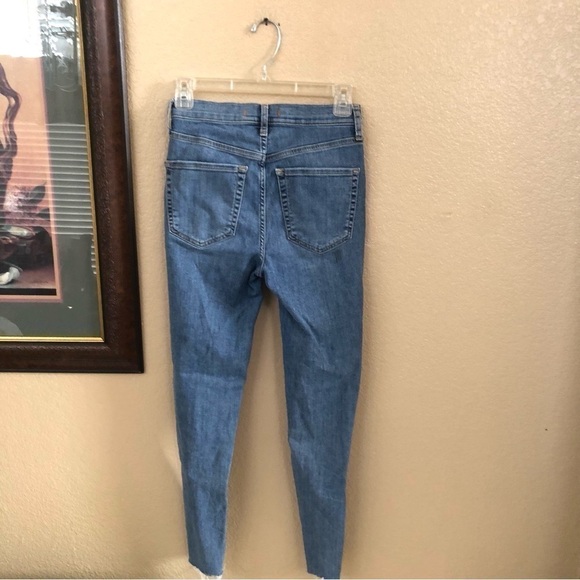 Free People High Waisted Distressed Jeans Size 26 L - Picture 3 of 3